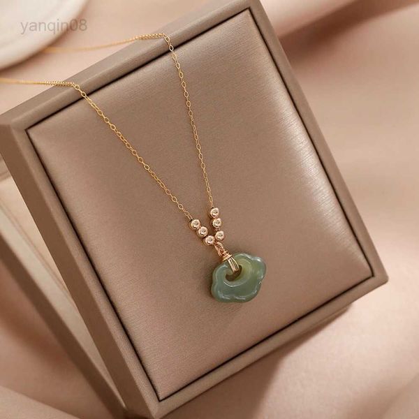 Anhänger Halsketten Hetian Jade Wolkenförmige Halskette für Frauen Ethnisch Auspicious Echter Jade Anhänger Luxus Klein Elegant Schmuck 2023 Glücksgeschenk HKD230712