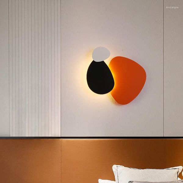 Lampada da parete moderna creativa luci a LED soggiorno studio sala da pranzo camera da letto camera da letto comodino appartamenti lampade illuminazione per interni di design nordico