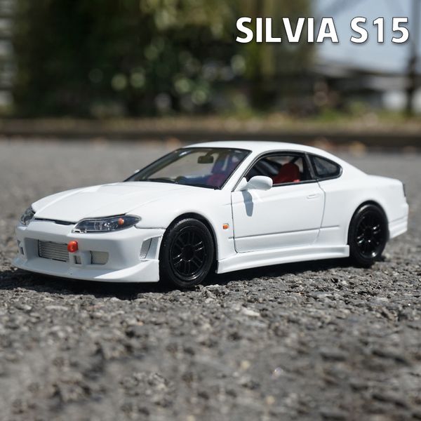 Diecast Model Car Wellly 1 24 Silvia S15 Supercar Alloy Car Model Diecasts игрушечные машины Собирают подарки на день рождения автомобиля. 230711