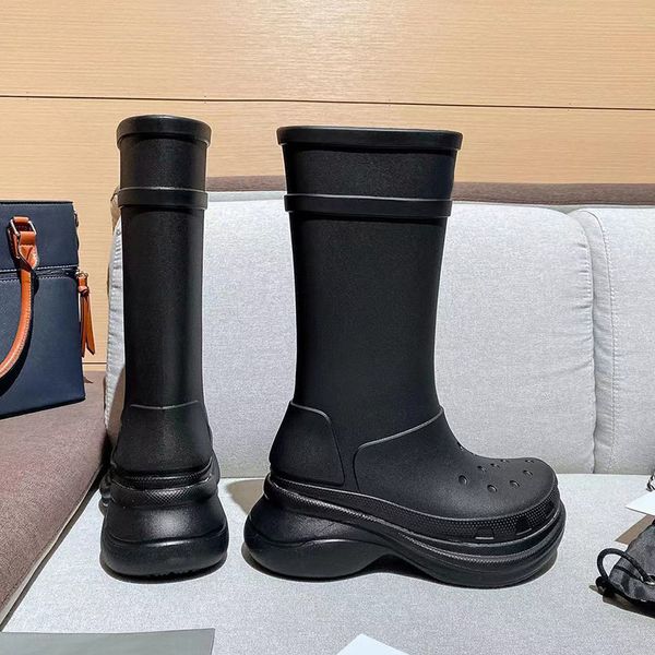 Mulheres botas de grife paris moda borracha chuvas joelho botas altas plataforma grande dedo do pé redondo deslizamento-on mulher bota marrom verde brilhante