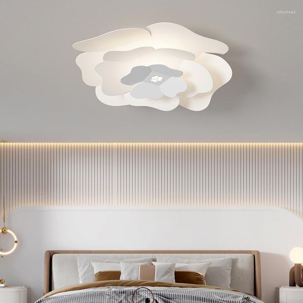 Luzes de teto Nordic Bedroom Lamp Light Luxury Ins Modern Dining Petal Entrance Lighting Led For Room Luster