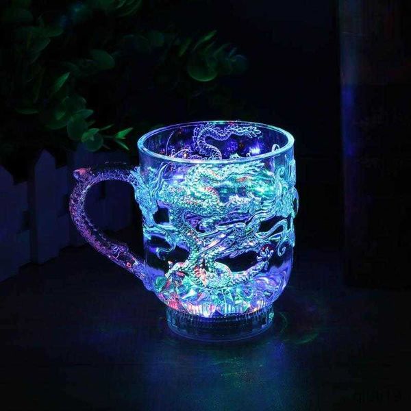 Tassen Bunte leuchtende Beleuchtung Wasser Weinglas Tasse Becher Glühendes Wasser Flüssigkeit Induktion Flash Cup Becher für Hochzeitsdekoration R230712