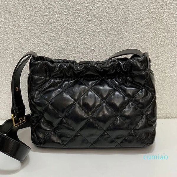 Bolsa crossbody feminina 2023 nova bolsa mensageiro de ombro com selagem dobrada letras da moda em couro genuíno ferragens douradas fecho magnético bolso interno com zíper