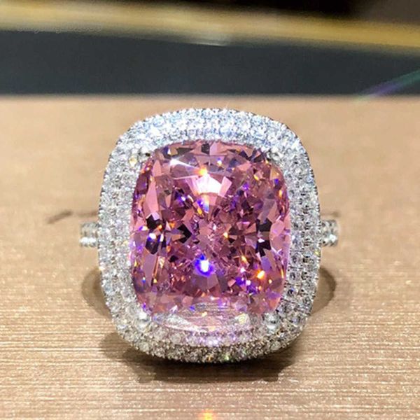 Bling Bling Vvs Moissanite Ring 100% 925 Sterling Silver New Square Micro Set Pink Diamond Ring Elegante anello simulato Anello nuziale Anelli per le donne