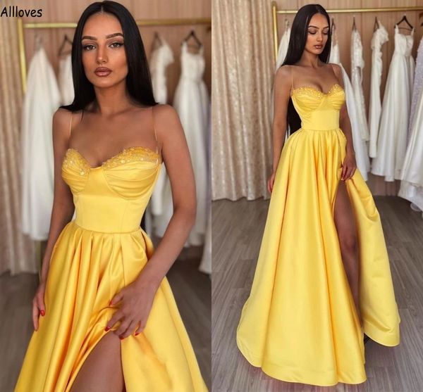 Arabisch Aso Ebi Gelb A-Linie Abendkleider für Frauen Sexy High Split Spaghettiträger Satin Formelle Anlässe Partykleider Pailletten Perlen Langes Ball-Maxikleid CL2626