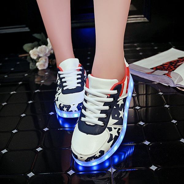 Taglia stivali 30-45 Sneakers luminose per bambini e adulti Ricarica USB Scarpe luminose per ragazzi ragazze uomini donne Scarpe causali led 230712