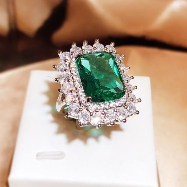 Кластерные кольца модные украшения зеленое циркон кольцо для женщин роскошная площадь полная бриллиантовая инкрустация бабушка вечеринка подарка на день рождения