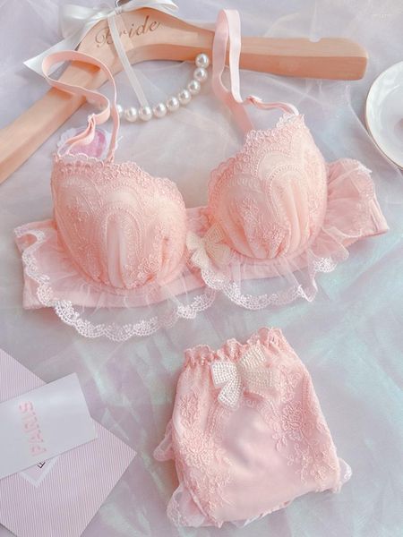 Set di reggiseni Ragazze in pizzo che si raccolgono Comodo reggiseno a coppa sottile con ricamo ad anello in acciaio Mutandine sexy a vita bassa con biancheria intima dolce