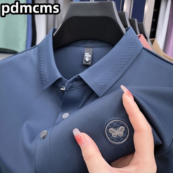 Camisetas masculinas de marca de luxo polo 2023 verão lapela borboleta emblema bordado traço camiseta masculina casual versátil uso golfe 230713