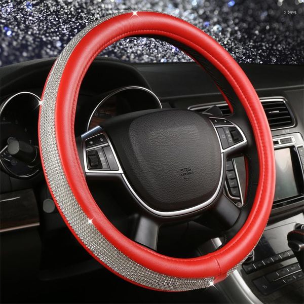 Coberturas de volante de cristal de luxo Cobertura de carro no volante Rosa Vermelho Bege Couro Acessórios interiores de automóveis Strass