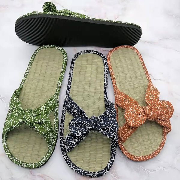 Chinelos Senhoras Straw Mat Bow Rattan Grass Home 2023 Summer est Fashion Open Toe Flat Confortável Lazer Sandálias 230713