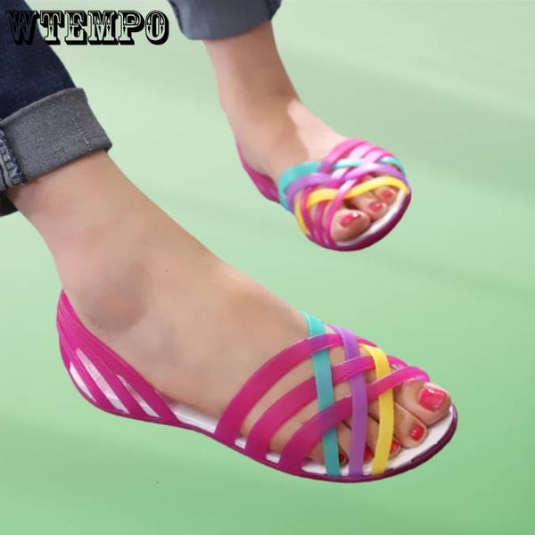 Sandálias WTEMPO Sandálias Femininas Summer Candy Color Sapatos Femininos Peep Toe Beach Slides Rainbow Jelly Shoes Fashion Woman Flats Drop 230713