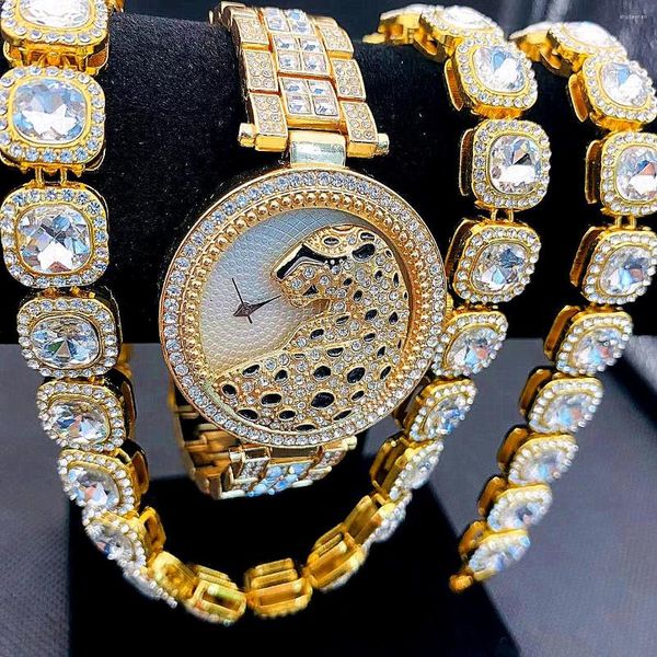 Armbanduhren 3PCS Iced Out Uhren für Frauen Gold Leopard Uhr Splitter Tennis Ketten Armband Halsketten Schmuck Set