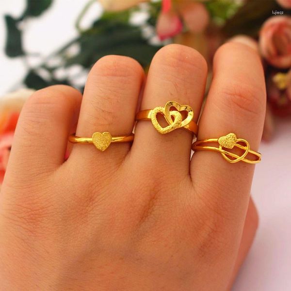 Fedi nuziali placcate in oro Vietnam Sand Opening Double Heart Love Ring Accessori per gioielli senza colore a lungo termine da donna