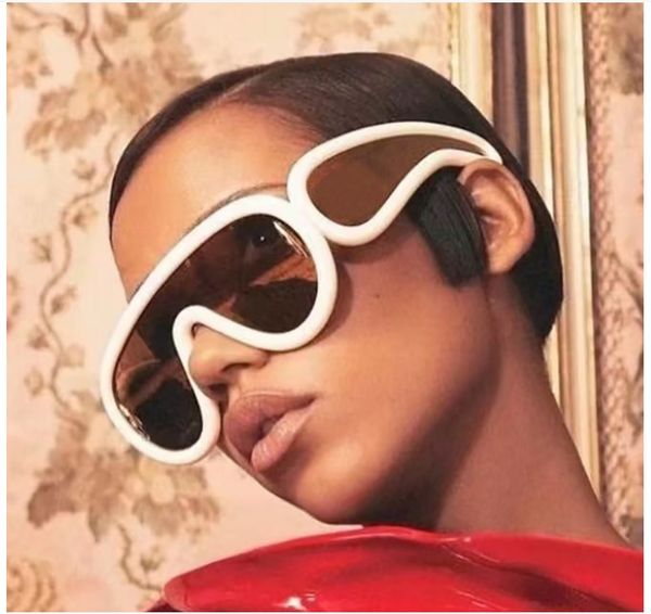 Yeni tek parça güneş gözlüğü Avrupa ve Amerika Birleşik Devletleri Kişilik Karşı Seks Hip Hop Büyük Çerçeve Güneş Gözlüğü Bireysellik Moda Güneş Gözlüğü