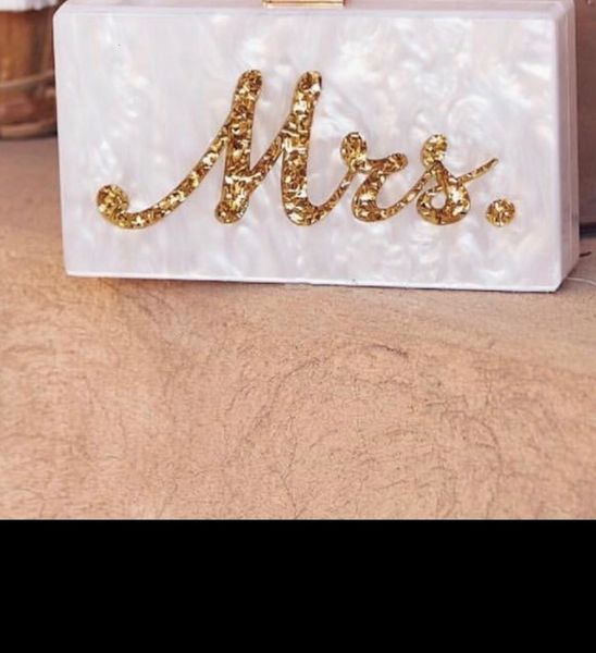 Borse da sera Moda Pochette in acrilico personalizzate Borsa da donna Beach Party Bianco perla con glitter argento o glitter oro Nome Mrs Letter 230712