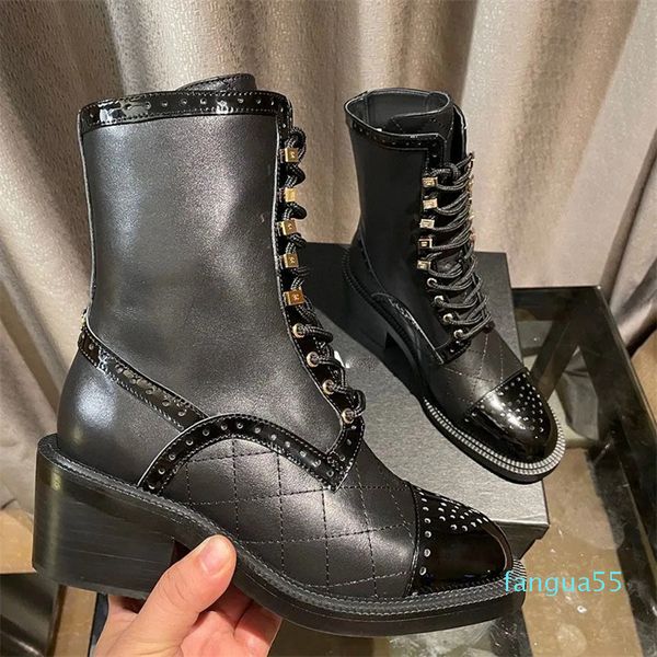 2023- Preto Ankle Biker Botas de combate com plataforma robusta Botas de salto baixo botas com cadarço Correntes de couro logotipo fivela feminina designer de luxo sapatos fábrica Calçado