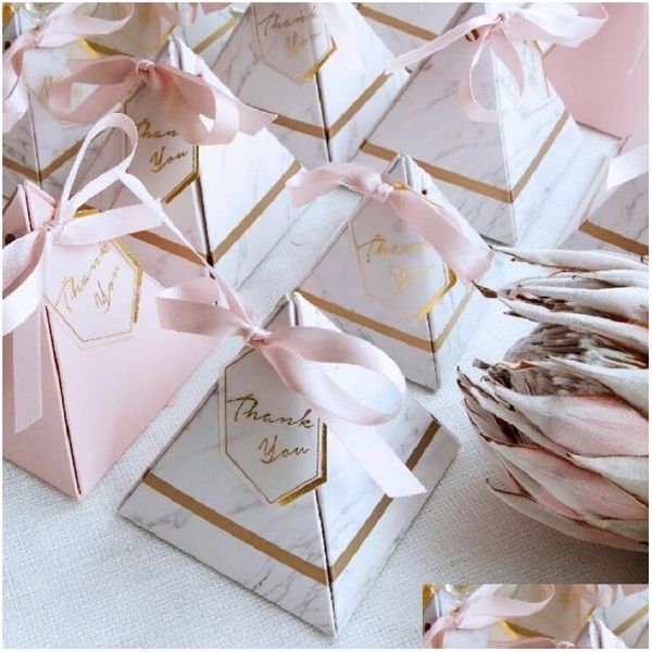 Подарочная упаковка Europe Triangar Pyramid Style Candy Box Wedding Favors Supplies Paper Boxs с благодарственной карточкой лента T200115 Del Del DH2ZU