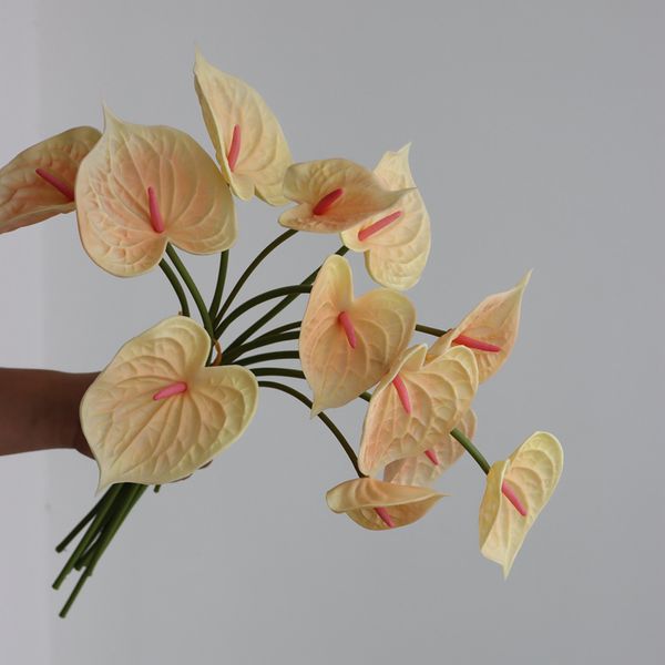 Üst düzey PU Palm Buket 4 Kafa Sahte Anthuryum Yapay Çiçekler Düğün Çiçek Düzenleme Yol Kurşun Çiçek Top Ev Dekor