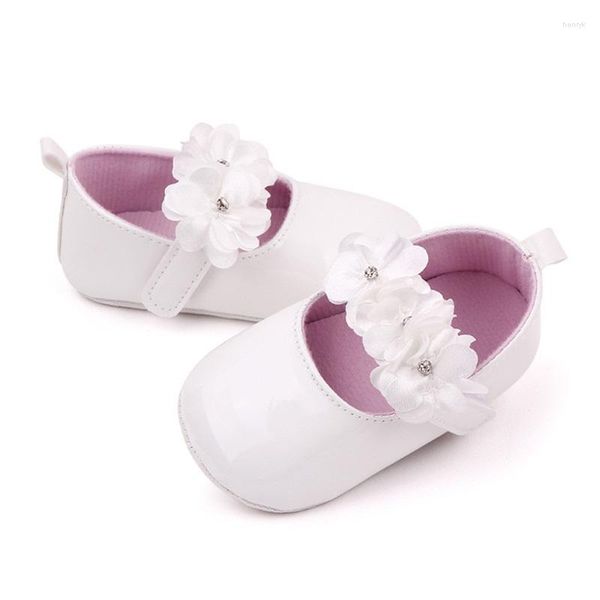 Sapatos de mocassim de sola macia enfeitados com flores First Walkers para bebês meninas - sapatilhas de couro PU antiderrapantes perfeitas e