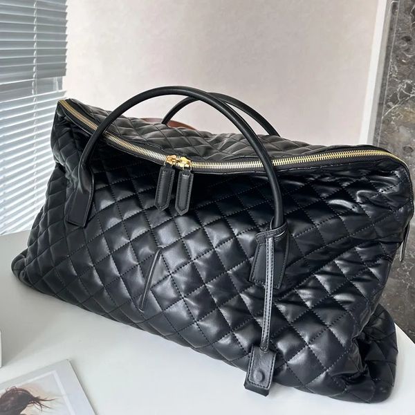 Borsa da viaggio di grande capacità Borse tote nere Borsa in vera pelle Pelle bovina Reticolo diamantato Cerniera con serratura aperta Decorazione Borsa da viaggio a spalla da donna con lettera di moda