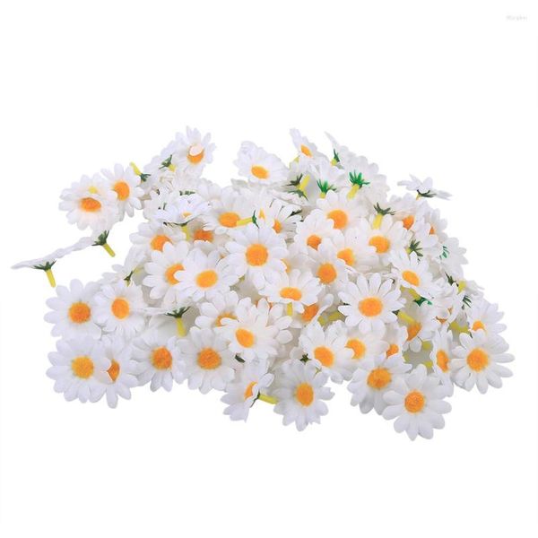 Flores decorativas 100 PCS 4 cm Daisy Artificial Flower Fabric Heads Volume Decoração de Casamento (#3 Branco)