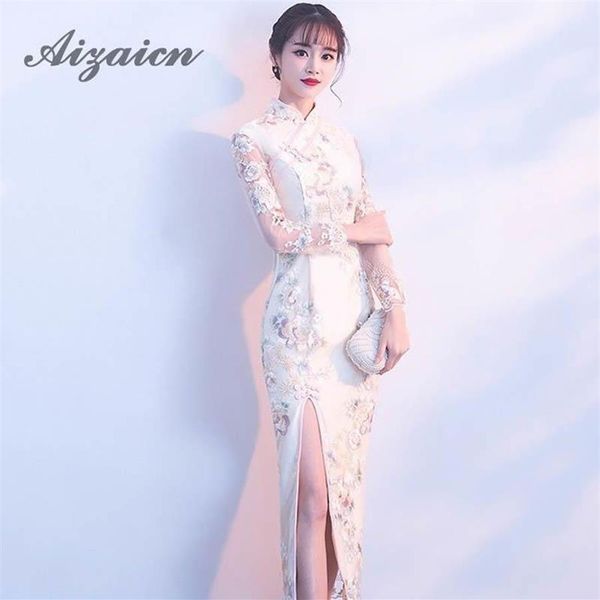 Yüksek bölünmüş Qipao Uzun Çin Geleneksel Gelinlik Dantel Modern Cheongsam Oryantal Stil Elbiseler Yaz Kadın Seksi Çiçekler Et281i