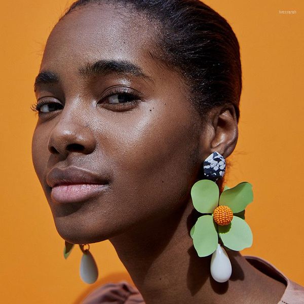 Stud Küpeler Benzersiz Çiçek Moda Aksesuarları Farklı Renk İnternet Ünlü Vintage Kadın Mücevherleri Arkadaşının Hediyesi