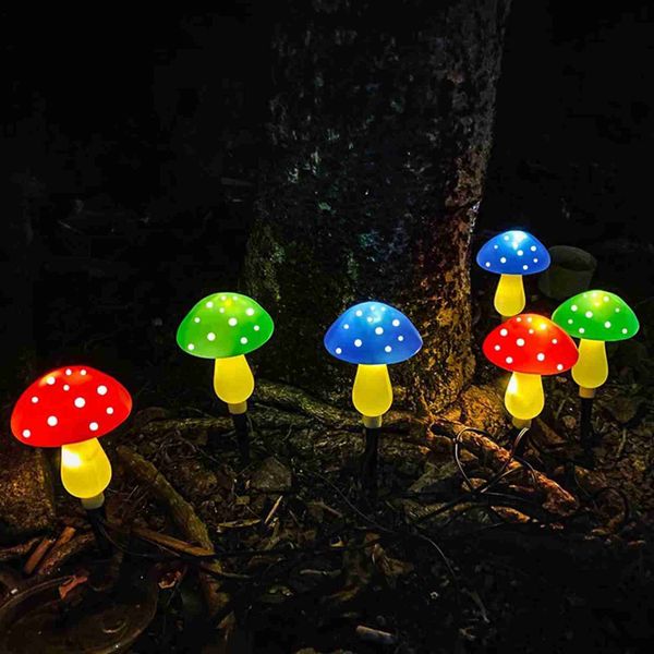 Decorazioni da giardino Fungo Paesaggio Luce Ornamenti per l'illuminazione Fungo solare Presa di terra Luce per cortile Decorazione da giardino Lampada da prato solare L230714