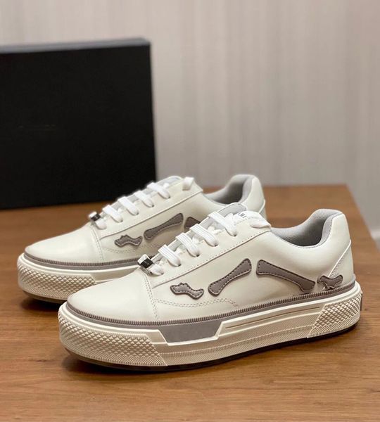 22S / W perfurado baixo skel top homens tênis sapatos plataforma treinadores couro lona sola de borracha homens mulheres festa casamento conforto skate andando EU38-45