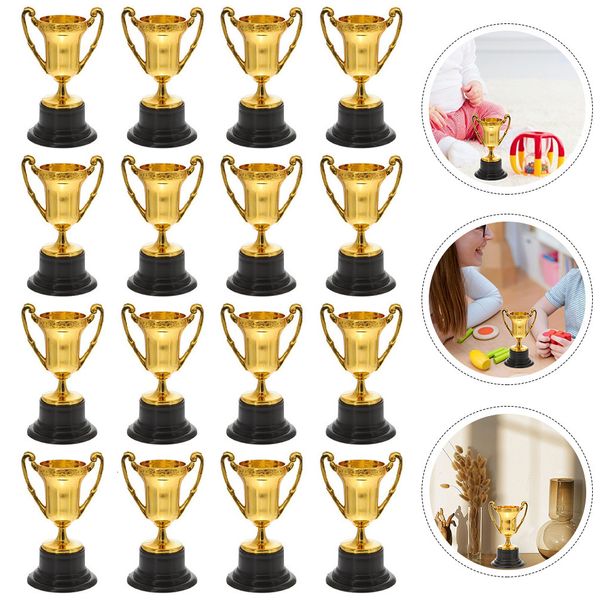 Objetos decorativos Estatuetas 16 Pcs Prêmio Troféus Adereço Brinquedo de Futebol Troféu de Copa de Futebol Quebra-cabeça Brinquedos Mini Troféus para Crianças Troféu de Beisebol de Metal 230714