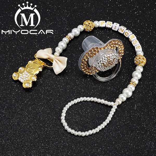 Giocattoli per bighette miyocar Qualsiasi nome elegante supporto per clip di bling di lusso porta con ciuccio con bling corona oro bling ciuccio SP016 230714