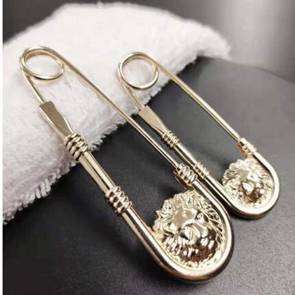 2023 Горячая новая сеть красная пара модели сплав Lion Head Double Big Pin Sust Accessories Accessories Metal Brooch Unisex