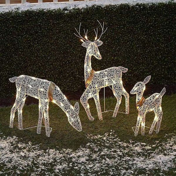 Decorazioni da giardino 3pcs Iron Art Elk Deer Decorazione da giardino natalizia con luce a LED Incandescente Glitter Renne Natale Home Outdoor Yard Decor L230714