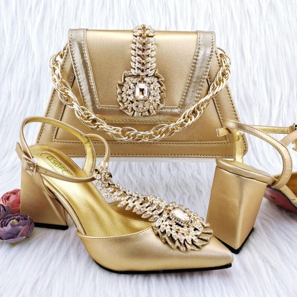 Платье обуви Cesinesd Stitching Design Golden Color Low Hel и сумки, соответствующие итальянской модной вечеринке или рабочих, дамы