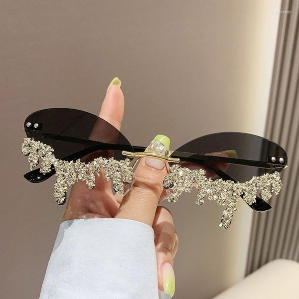 Güneş Gözlüğü Küçük Oval Çıkarık Damla Şekli Kristal Marka Tasarımcısı Punk Elmas Güneş Gözlükleri Gafas De Sol Eyewear