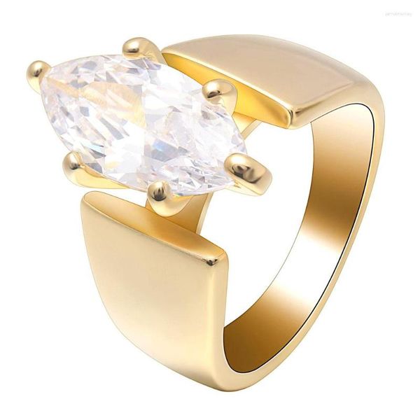 Fedi nuziali Luxury Big Oval Clear Cubic Zirconia Color oro per le donne Festa di fidanzamento Fashion Finger Jewelry