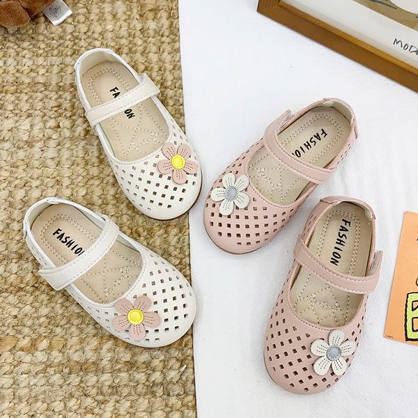 Sneakers Small Flower Hollow Girls Scarpe in pelle Spring Soft Bottom Princess Korean Fashion Traspirante Kids Mary Jane Flat 230714