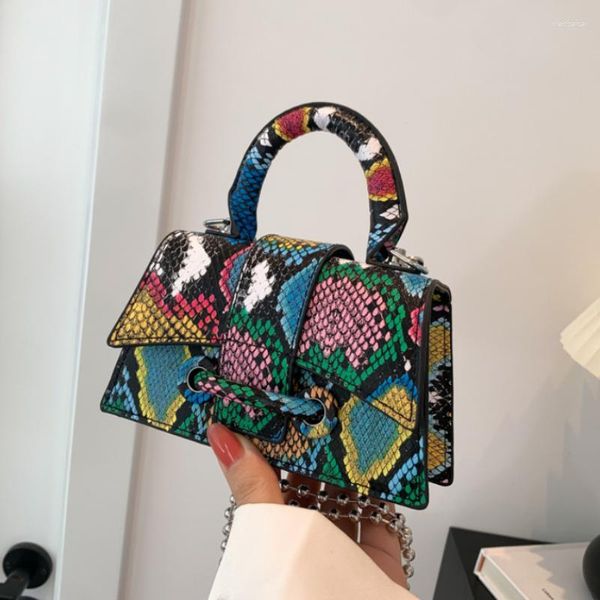 Borse da sera Mini borsa da donna in rilievo 2023 Serpentine Vintage Borsa a mano Catena in pelle Borse carine Unica piccola spalla quadrata da donna