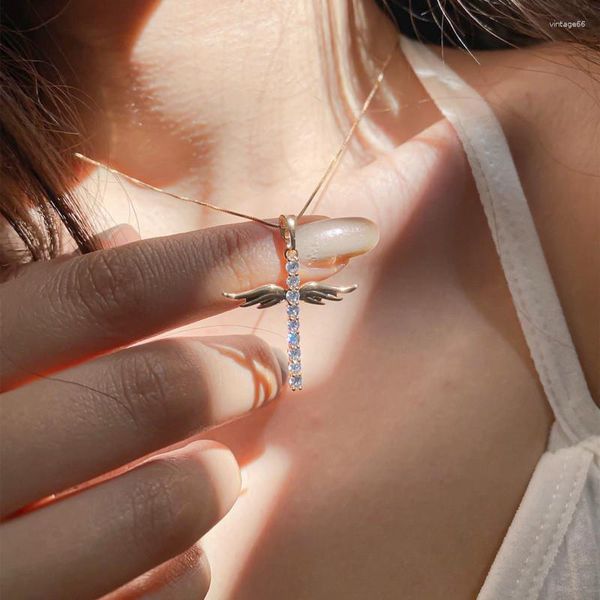 Catene Corea Fashion Charm Collana con ciondolo a croce classica per le donne Colore argento Semplici regali di gioielli per feste di compleanno