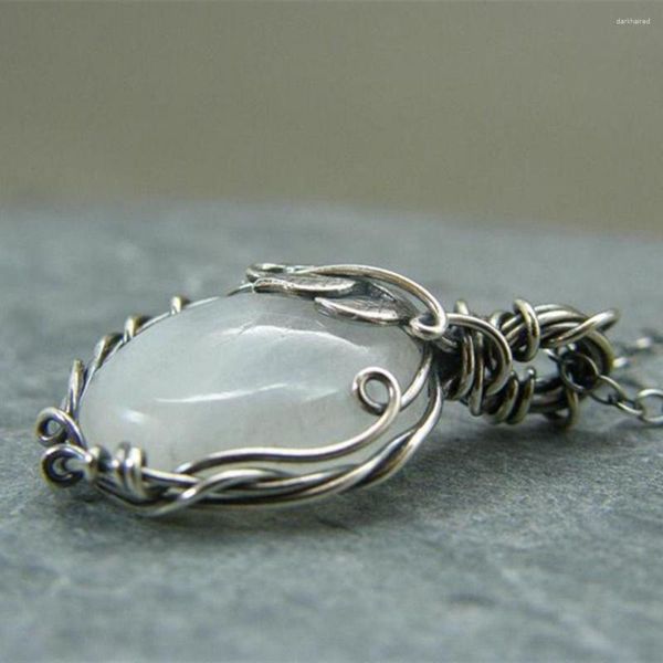 Correntes Cabochon Leaf Rattan Colar WaterDrop Gemas Artificiais Antique Teardrop Moonstone Pingente Requintado Gargantilha