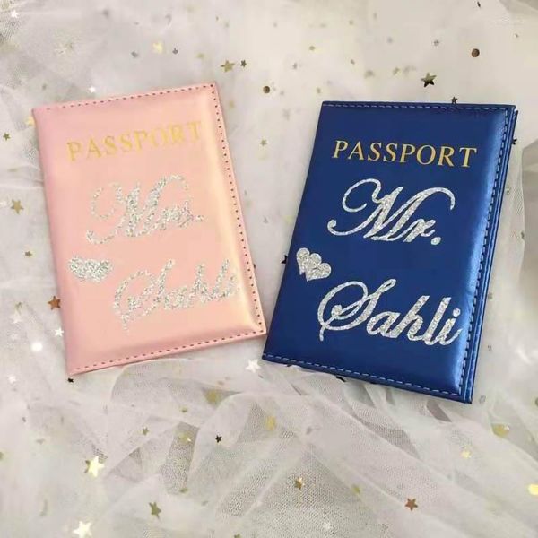 Favor de festa Capa de passaporte Pu Nome personalizado 2 pçs Presente de aniversário de casamento para esposa e marido Suporte para passaporte de viagem de verão Surpresa