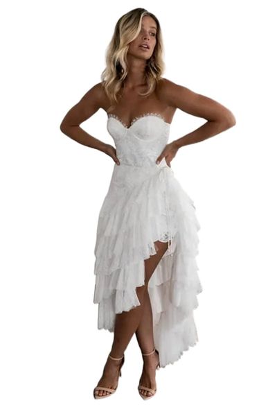 Abiti da sposa economici bohémien alti e bassi Sweetheart con applicazioni di pizzo Abiti da sposa Una linea Gonne a strati Abito da sposa Boho