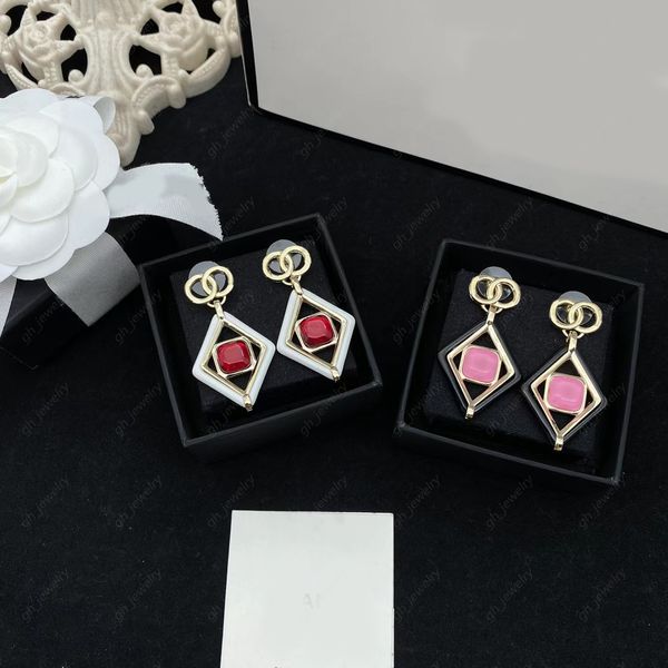 Designer di lusso Orecchini pendenti con pietre preziose rosse Orecchini aretes orecchini per gioielli da sposa di fidanzamento da donna di alta qualità con scatola