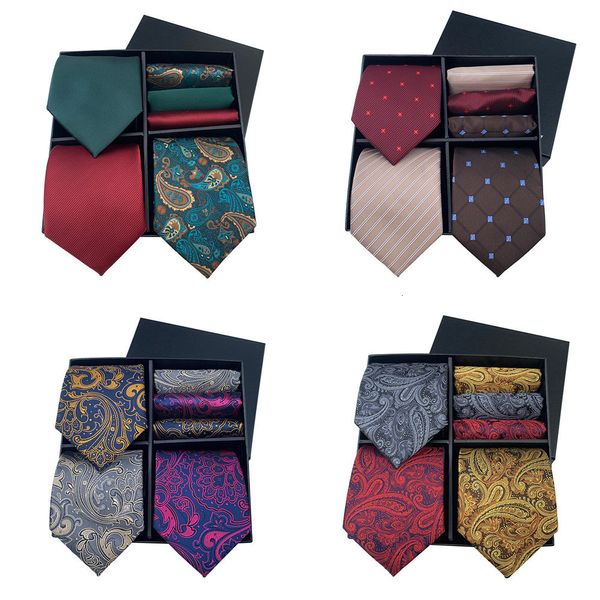 Боло связывает модные цветочные галстуки для мужчин для шелковой галстуки и карманных квадратов, наступает мужская зеленая шея.