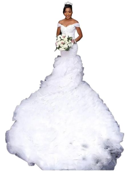 Moderne nigerianische afrikanische Brautkleider, Meerjungfrau, schulterfrei, Träger, Rüschen, Kathedralenschleppe, weißer Tüll, hochwertige Brautkleider