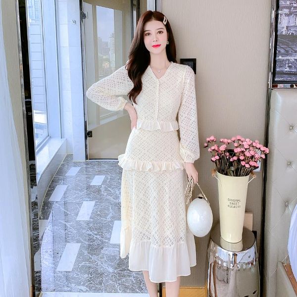 Casual Kleider Koreanische Frauen Elegante Mode Kleid Herbst High-end-Royal Sister Design V-ausschnitt Sexy Hohle Spitze Weibliche Rüschen kuchen Rock