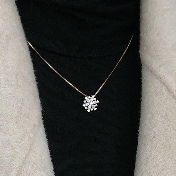 Collane con ciondolo Collana con fiocco di neve con zirconi cubici lampeggianti Catena per clavicola di moda Girocollo color argento oro rosa per ragazze da donna