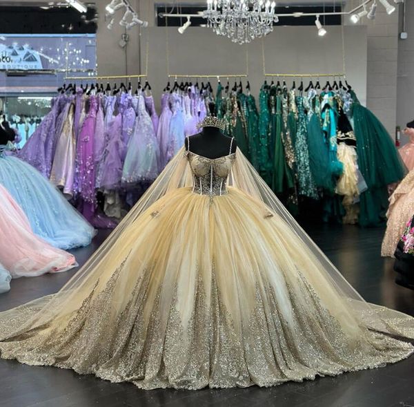 Vestidos de quinceanera luxuosos e brilhantes com capa de champanhe ouro borboleta renda vestidos de 15 anos vestido de aniversário