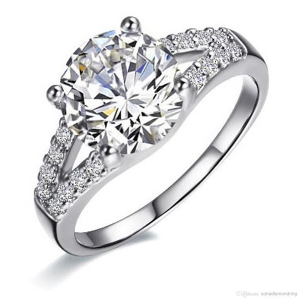 Inteiro - Anel de diamante sintético SONA 2Ct para mulheres Alianças de casamento Anel de noivado Prata banhado a ouro branco adorável promessa Prong 224s